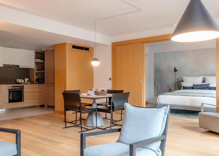 Apartahotel De Pourtales París
